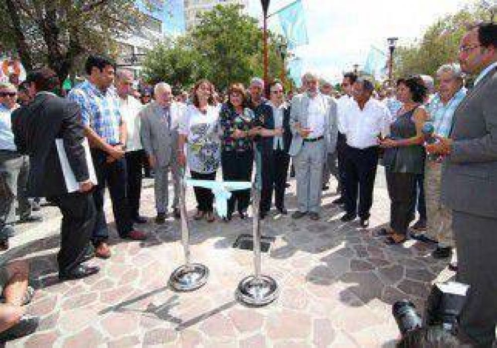 Homenaje a uno de los grandes l�deres 