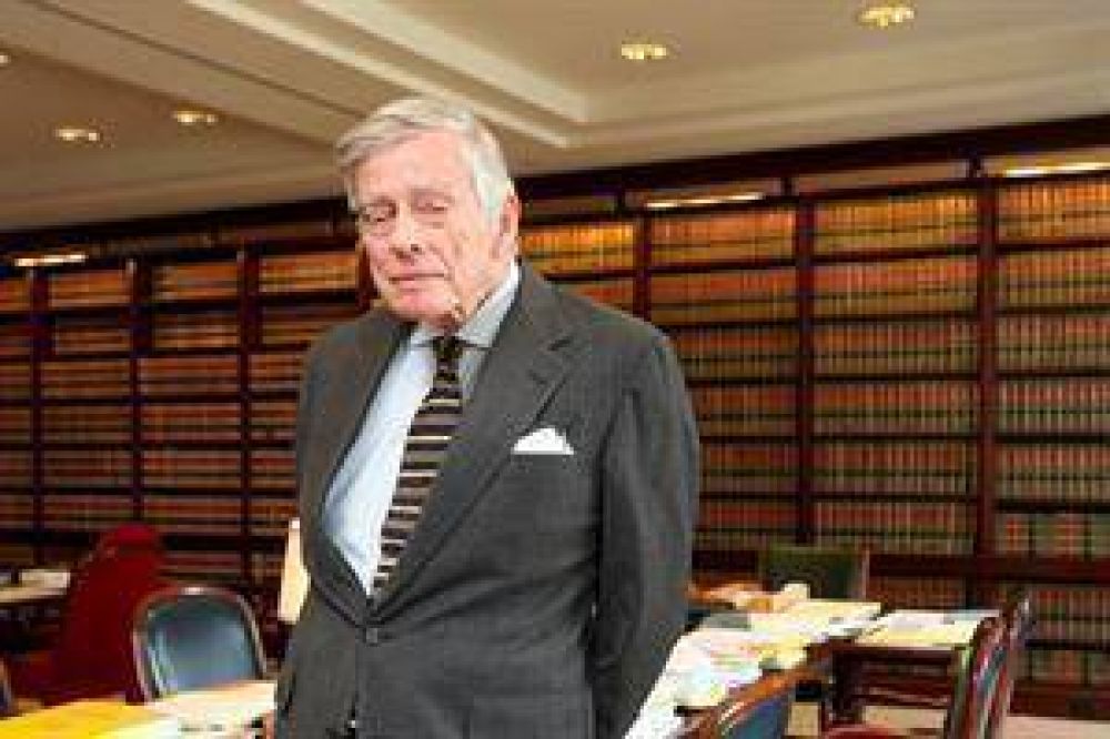 Griesa quiere saber si hay en el exterior fondos de los Kirchner