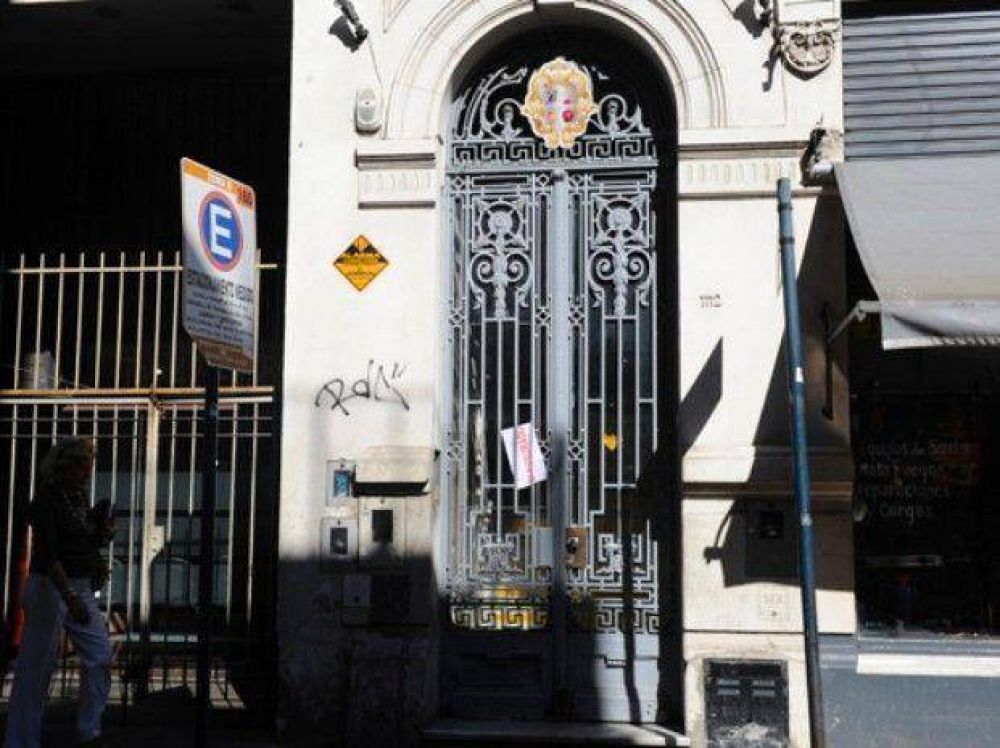 Eval�an impedir que reabra el pol�mico cabaret de calle Sarmiento