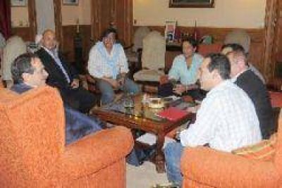El Gobernador se reuni� con dirigentes de la CGT local