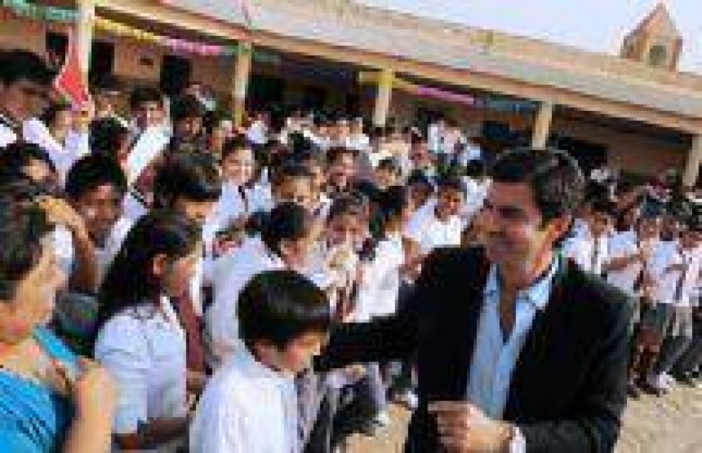 Comienzan las clases en Salta: En el pa�s exigen lo que se acord� en la provincia