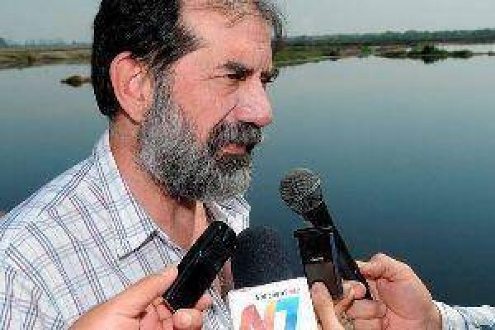 Denuncian a Montalv�n por "encubridor" y "coautor" del derrame de vinaza