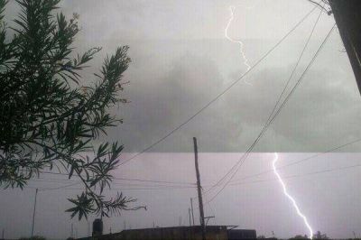 Fuerte tormenta azot� Las Termas de R�o Hondo