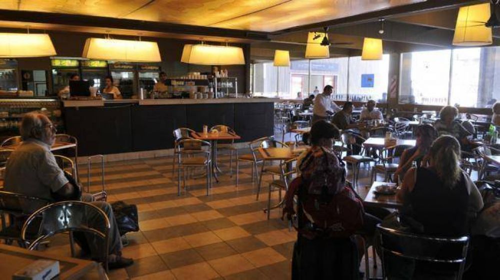 Cu�nto le sale tomar un caf� a un turista al llegar a C�rdoba