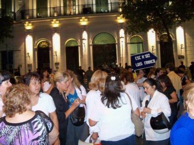 Descontar�n el d�a a los docentes que no inicien las clases
