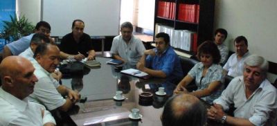 Intendentes y concejales de Convergencia se re�nen en Machagai