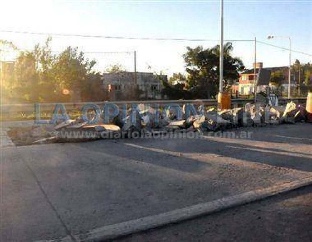 Sigue hacia el sur el bacheo de la Ruta 34