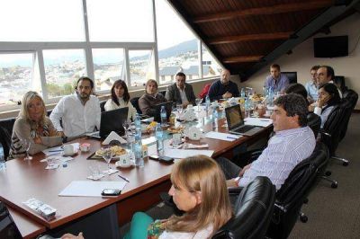 Culmin� la reuni�n del G8 en Ushuaia