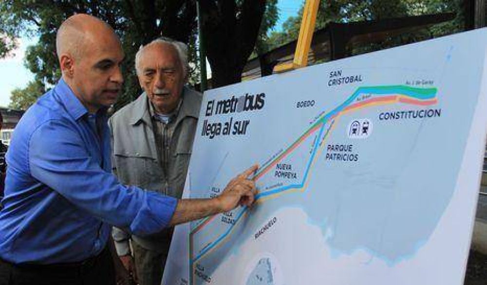 Proyectan el Metrob�s en 15 avenidas porte�as