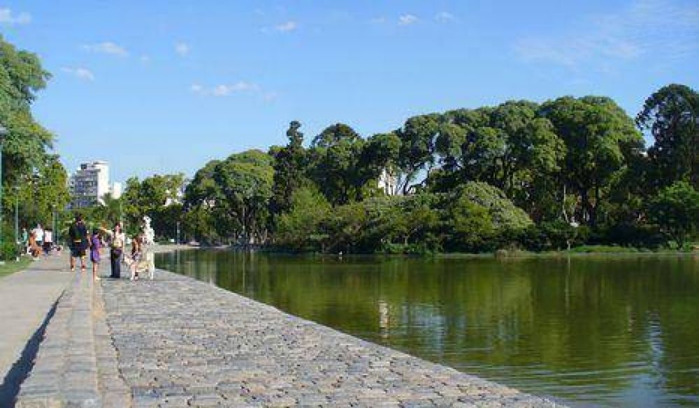 Parque Centenario abierto hasta medianoche