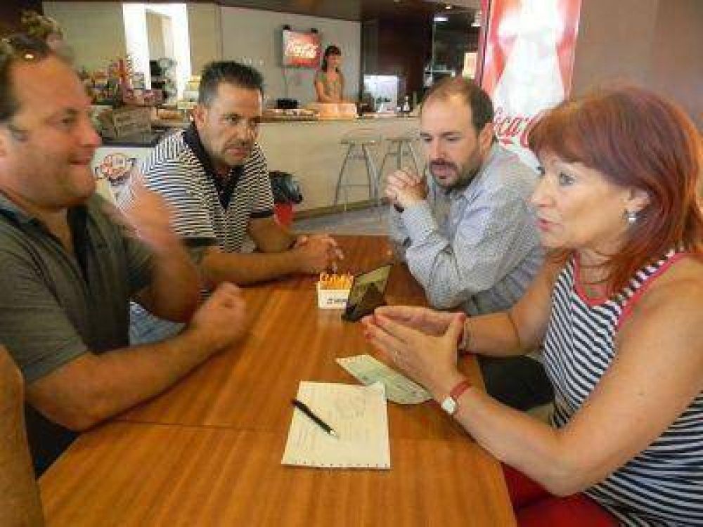 ENTREGAN SUBSIDIO AL CLUB ONCE UNIDOS EN RECONOCIMIENTO A SU LABOR SOCIAL