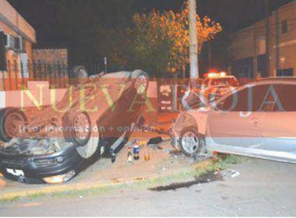Terrible vuelco en pleno centro no fue tragedia por un milagro
