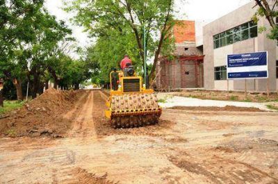 Reconstruyen el pavimento en calles del barrio 9 de julio