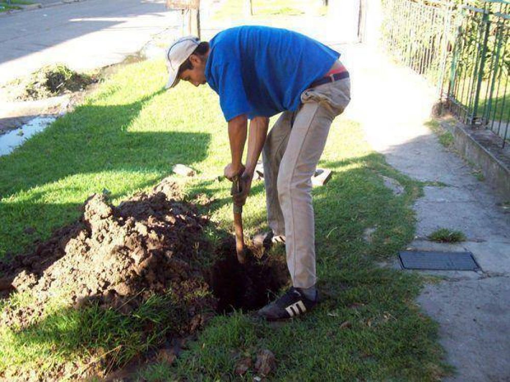 En Villa Alcira vecinos reclaman por cloacas tapadas