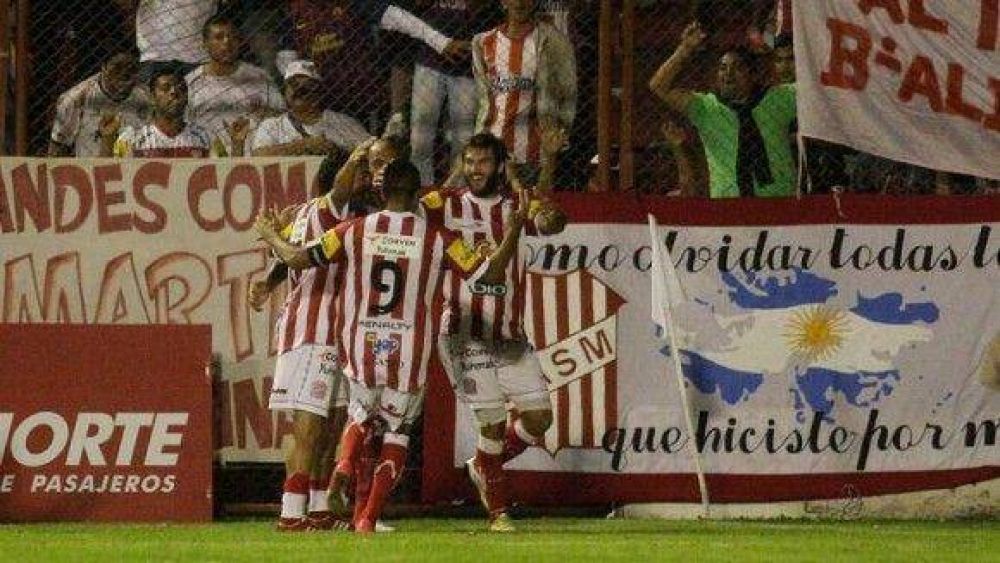 San Mart�n gan�, gole� y se clasific� a la fase final