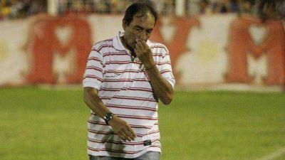 La agenda apretada y los viajes complicar�an al �Santo�