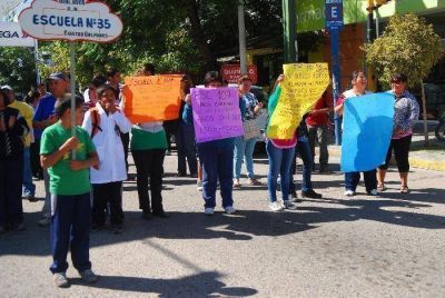 En Roca las principales quejas fueron por el "abandono" a chicos de la zona rural