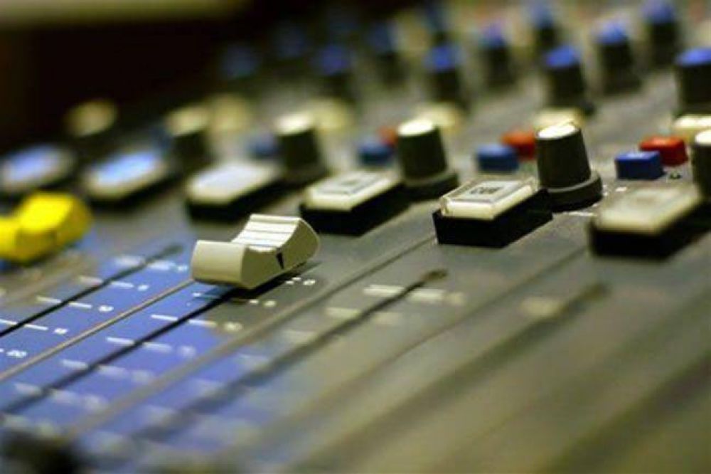 Cuestionable: la Afsca ya le otorg� 10 FM�s a un empresario santarrose�o