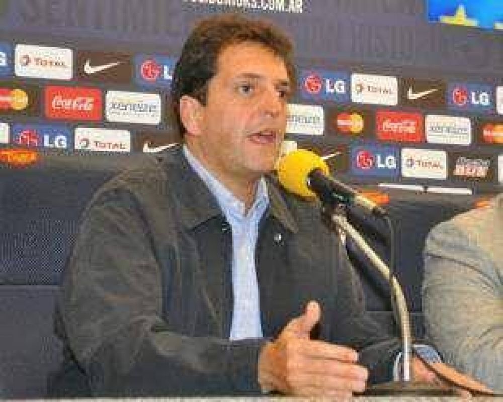 Massa pidi� el �m�ximo castigo a los delincuentes que se ocultan detr�s de la camiseta�