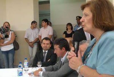 D�az pidi� a los docentes que �se comporten como adultos�