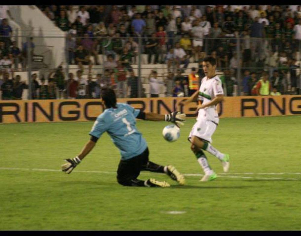 San Mart�n y Newell's empataron y el Verde cay� en zona de descenso