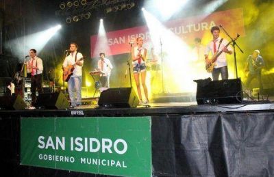 Multitudinario recital de Agapornis en el Hip�dromo de San Isidro