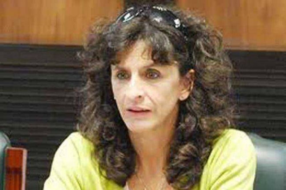 Gloria Salazar: �esta situaci�n es urgente� respecto a una recomposici�n salarial