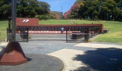 Acusan abandono en cenotafio de H�roes de Malvinas