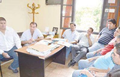 Ex choferes reclaman por sus despidos en Riojanos