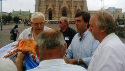 ENCUENTRO DE LEONARDO BOTO CON LOS VECINOS 