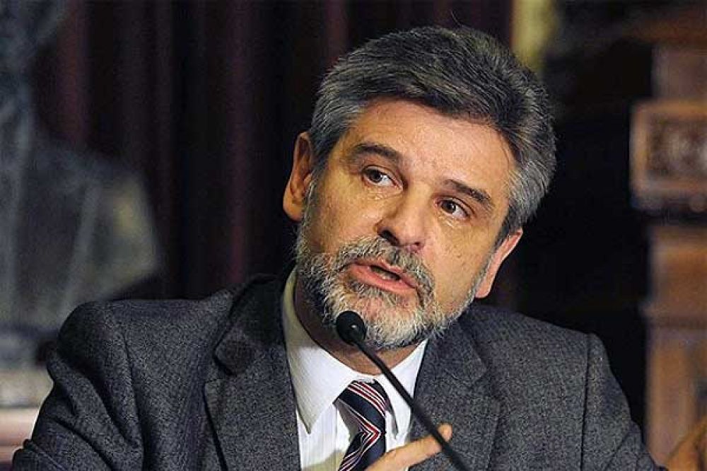 Filmus respald� la denuncia argentina al Reino Unido por enviar armamento nuclear a Malvinas