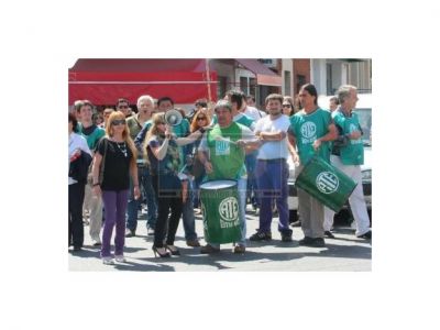 Seg�n ATE, el acatamiento al paro de estatales fue del 80% en la provincia