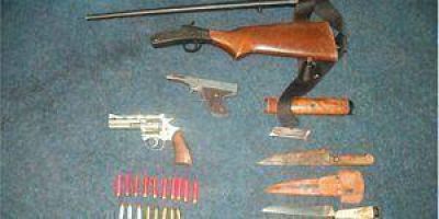 La Polic�a secuestra armas y drogas