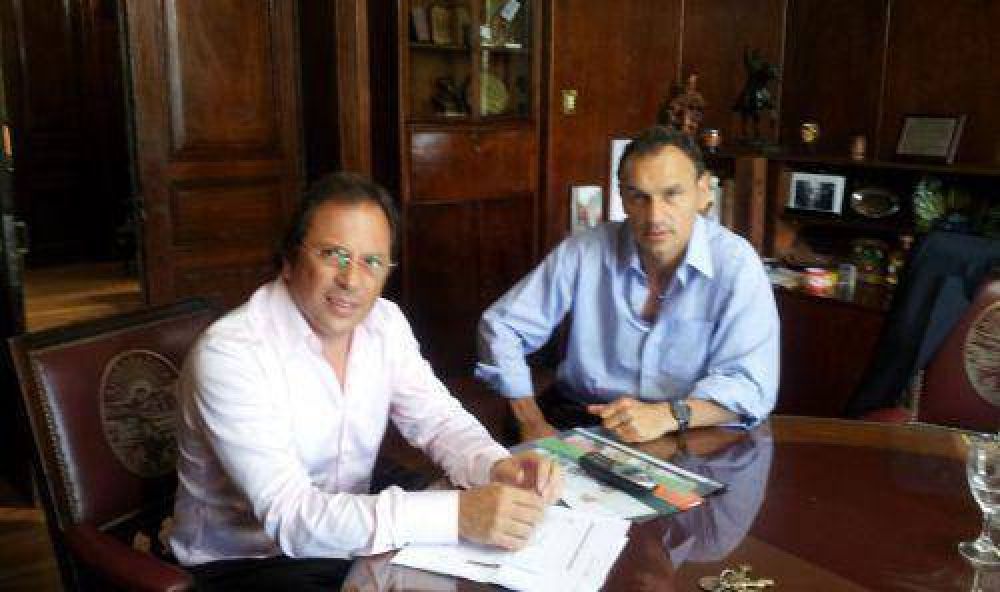 Pablo Bruera recibi� en La Plata a Giustozzi