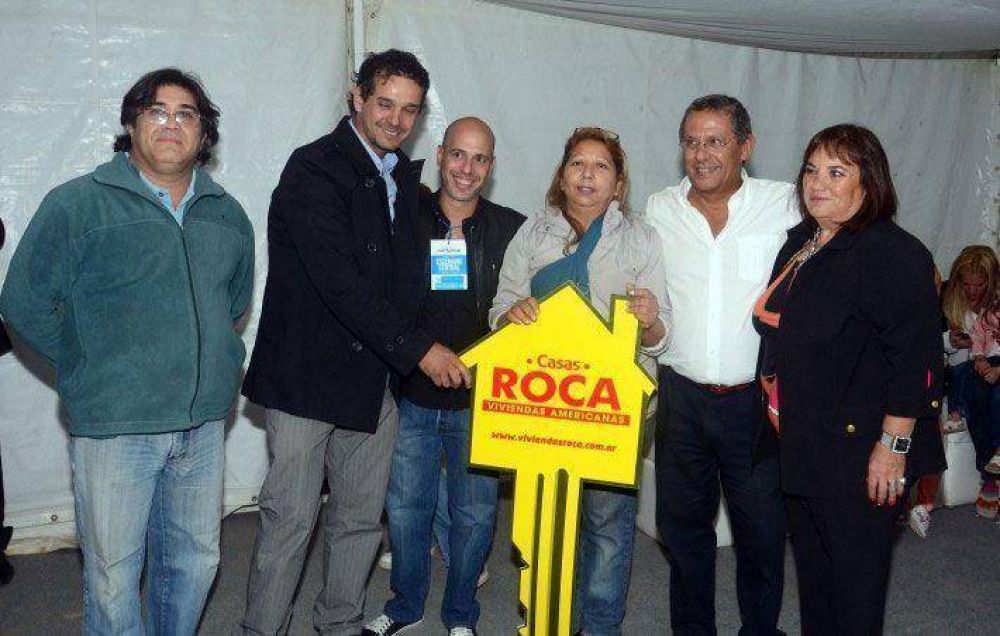 Mansilla gan� la casa en la Fiesta de la Confluencia