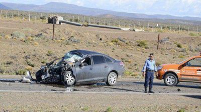 Muri� conductor de auto que impact� a cami�n por detr�s