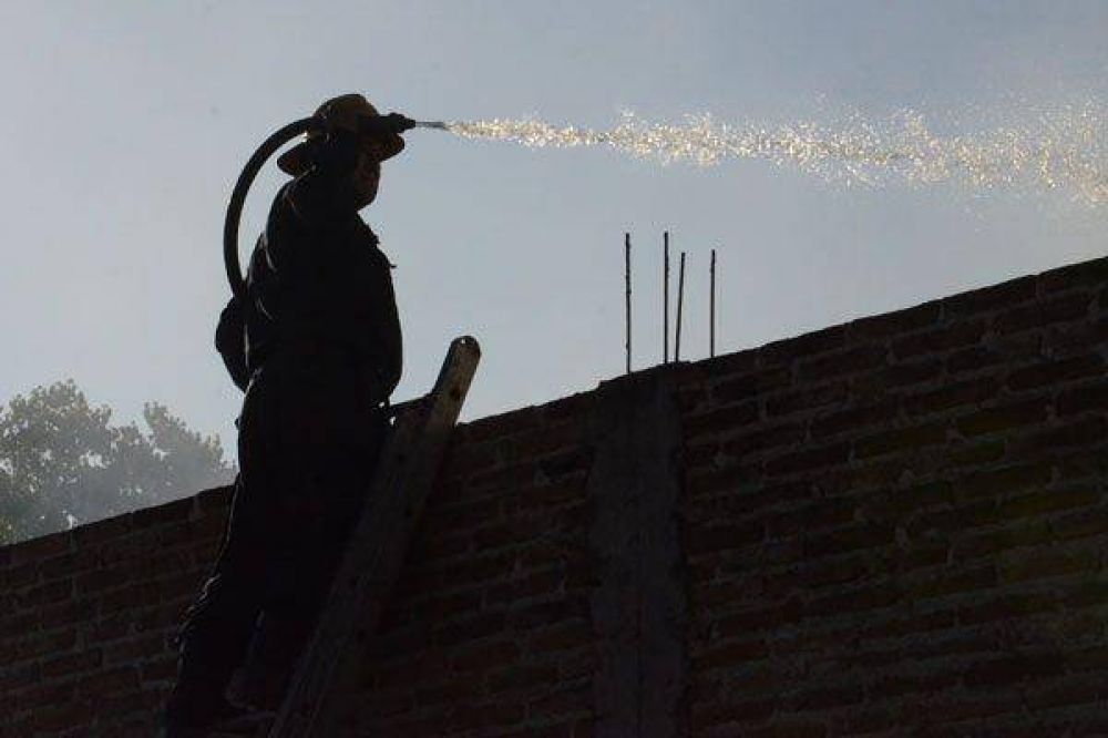Un incendio en un hipermercado moviliz� a los bomberos y la polic�a