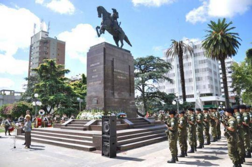 Se realiz� el acto por el natalicio de Jos� de San Mart�n