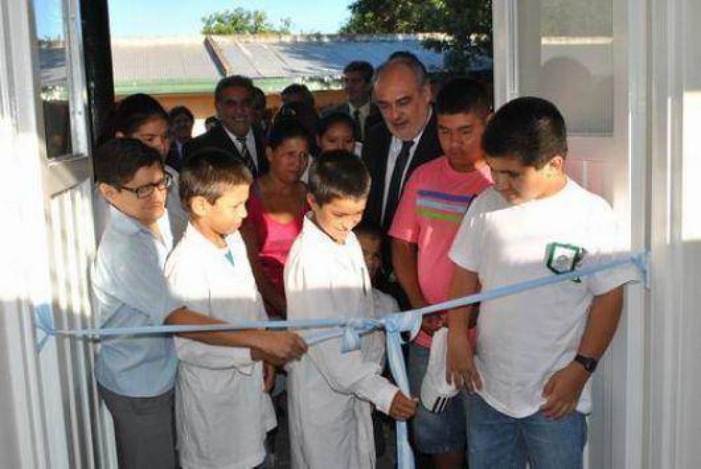 Colombi recibi� el apoyo de la comunidad educativa
