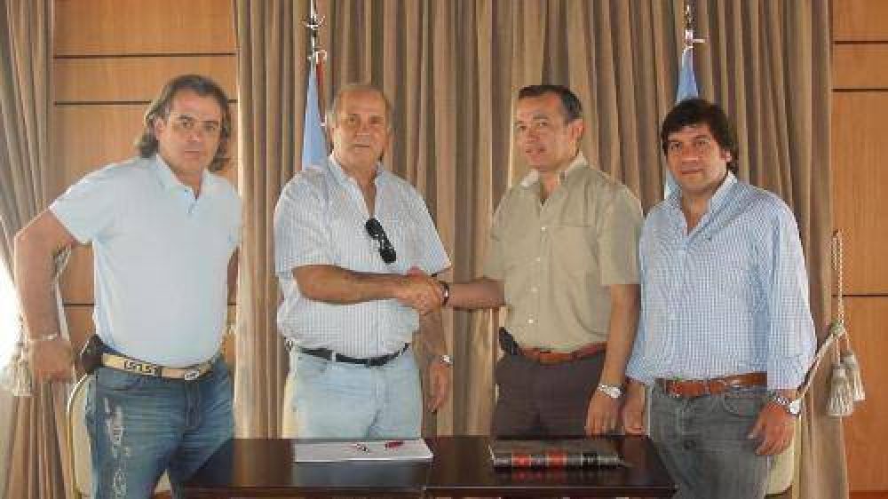 Alejandro Karlen: "La foto de Camau con esa primera l�nea, es el regreso de los dinosaurios"