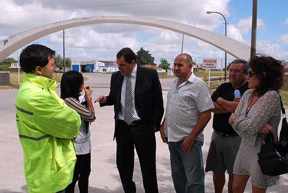 El Ejecutivo se reuni� con los vecinos y el PJ con Arl�a por una soluci�n para la Ruta 51