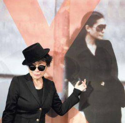  Despu�s de soplar las 80 velitas, Yoko Ono hace una megaretrospectiva
