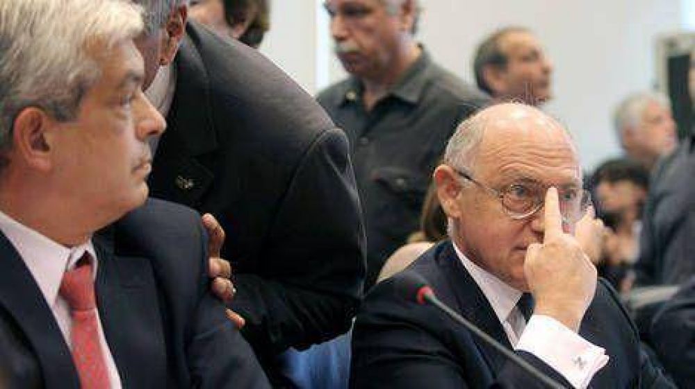 Timerman se fue del Congreso dejando preguntas sin responder y la UCR se retir� en protesta