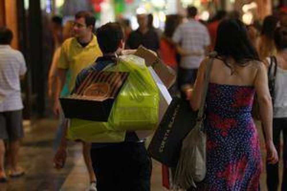 El consumo en los centros comerciales creci� un 15% en enero
