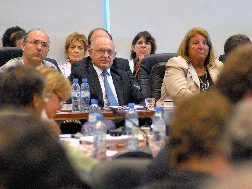 El oficialismo logr� dictamen y Diputados tratar� el memor�ndum con Ir�n