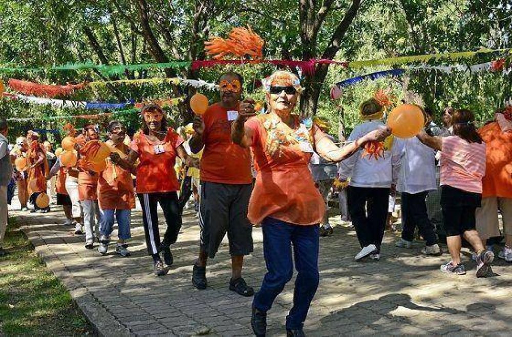 Los abuelos de San Fernando festejaron el cierre de su colonia