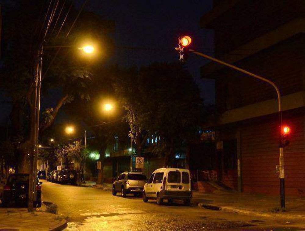 El Municipio coloc� 45 nuevas luminarias en San Mart�n centro