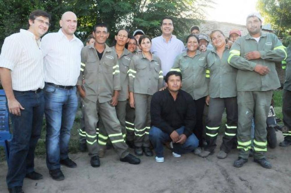 Capitanich asegur� que se construyen 3000 viviendas a trav�s de cooperativas