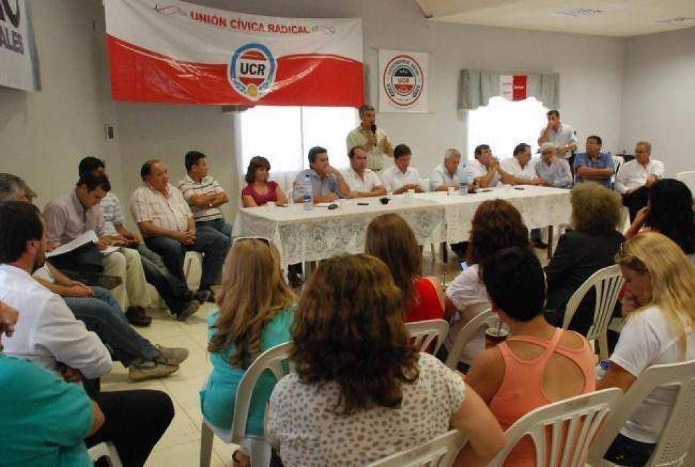 Reclamo un�nime de intendentes y concejales de Convergencia Social para que Rozas sea candidato a senador