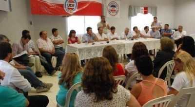 Intendentes, concejales y j�venes proponen a Rozas para senador